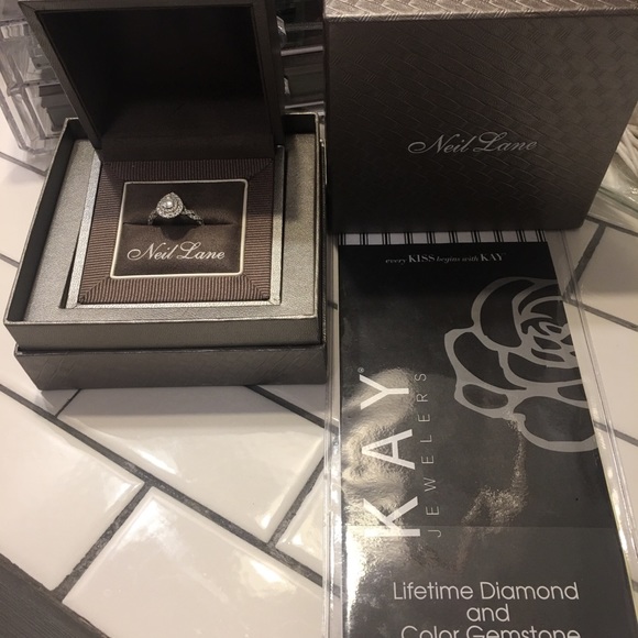 Neil Lane Diamond Ring - Picture 2 of 7